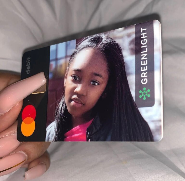 We are raising financially smart kids! Try Greenlight